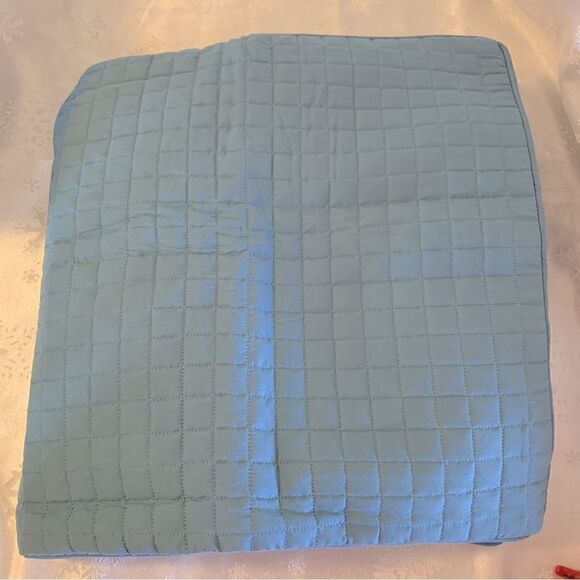 Vilano King Sz Pillow Covers Quilted Blue 20”x36” NWT Gorgeous - Picture 3 of 4